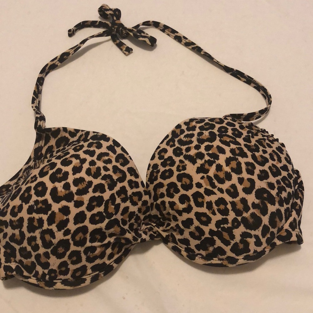 NWOT Leopard Bikini Top